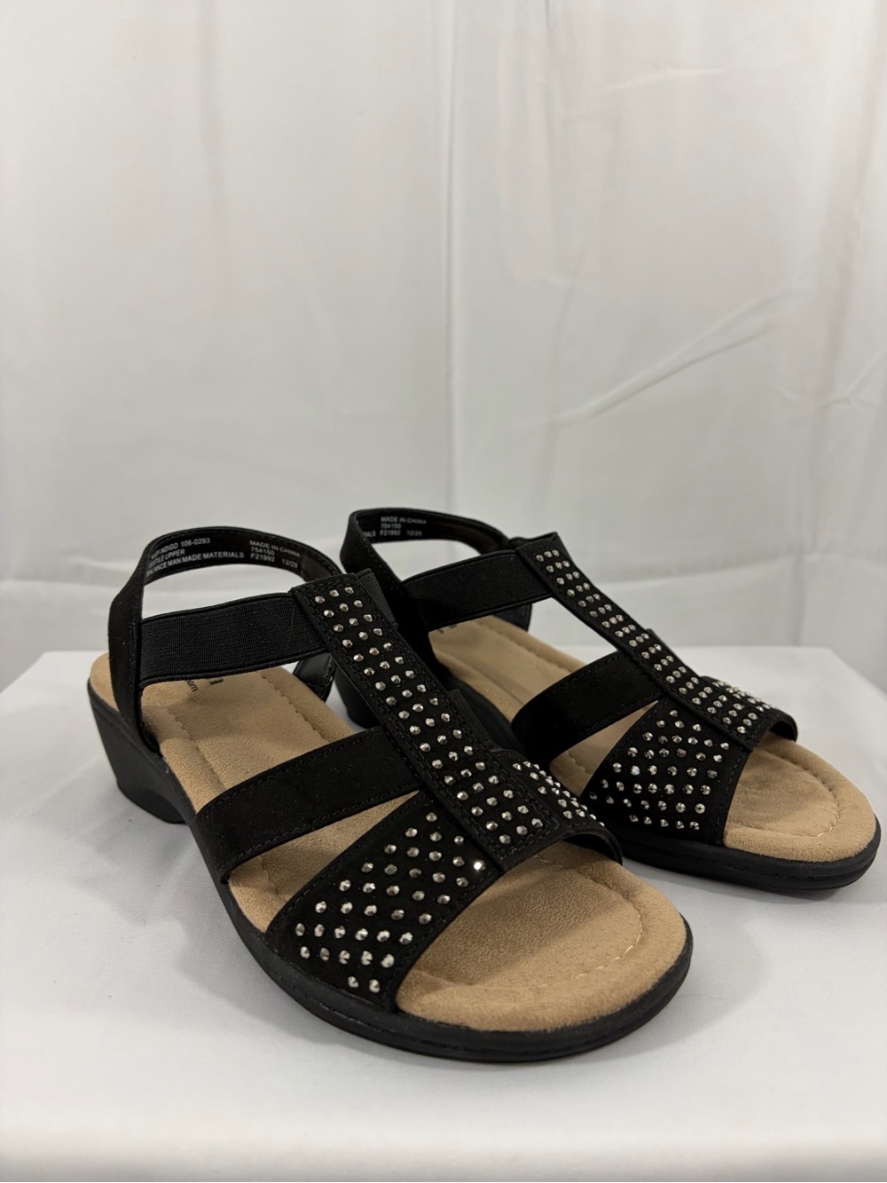 NWT East 5th Women's Size 5 Black Studded Comfort Sandals